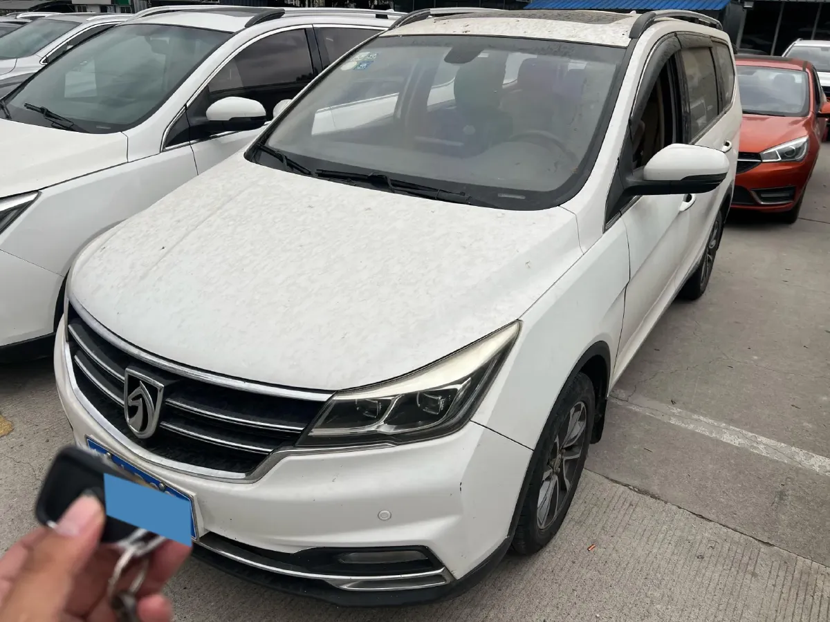 2017 BaoJun 730 1.5T 150HP L4 6MT,autocango,china used car exporter,china ev exporter,chinese used car exporter,chinese used ev exporter