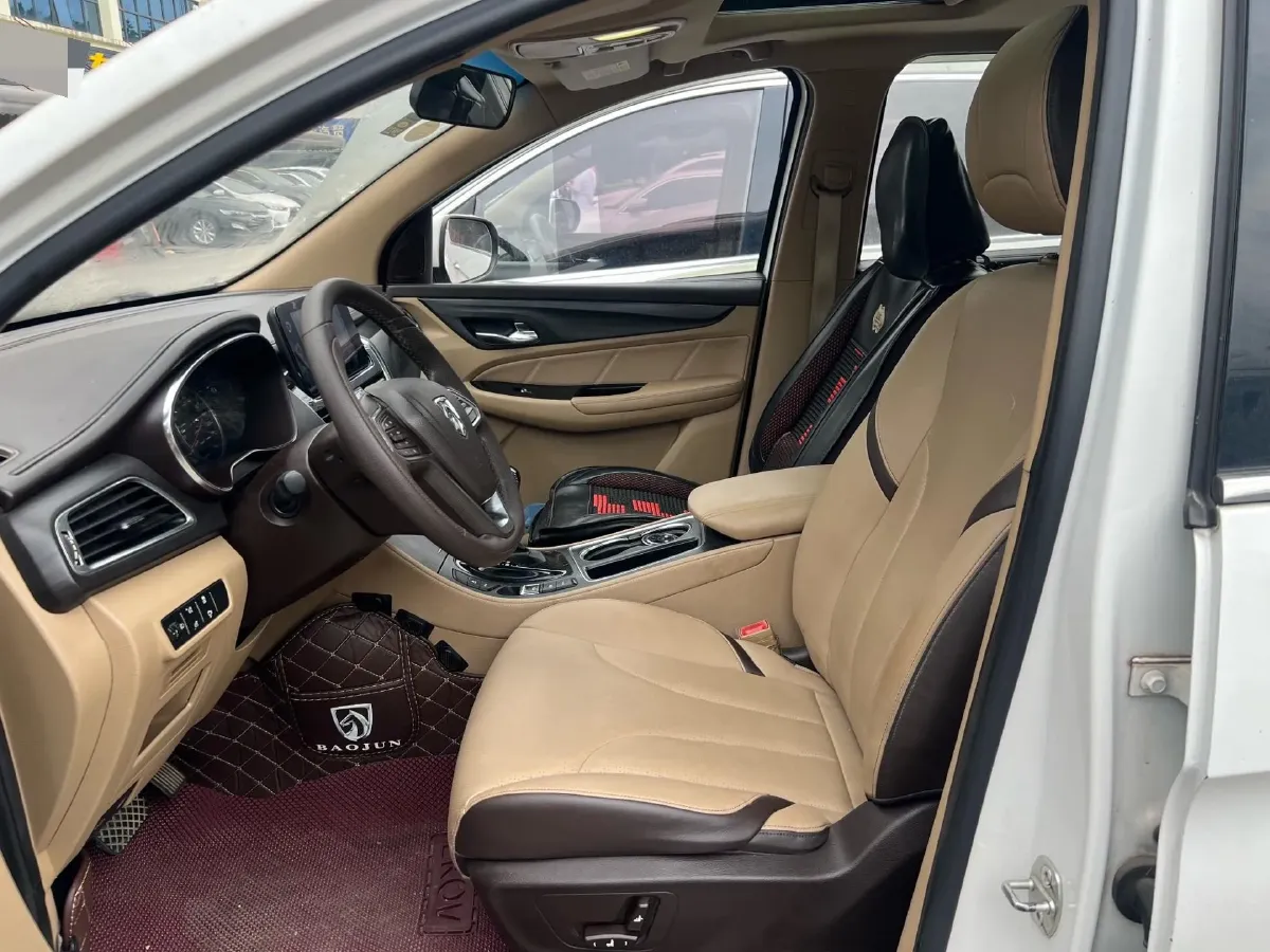 2017 BaoJun 730 1.5T 150HP L4 6MT,autocango,china used car exporter,china ev exporter,chinese used car exporter,chinese used ev exporter