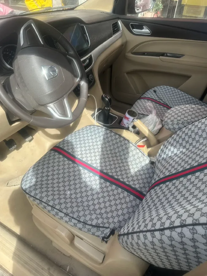 2016 BaoJun 730 1.5L 112HP L4 5MT,autocango,china used car exporter,china ev exporter,chinese used car exporter,chinese used ev exporter