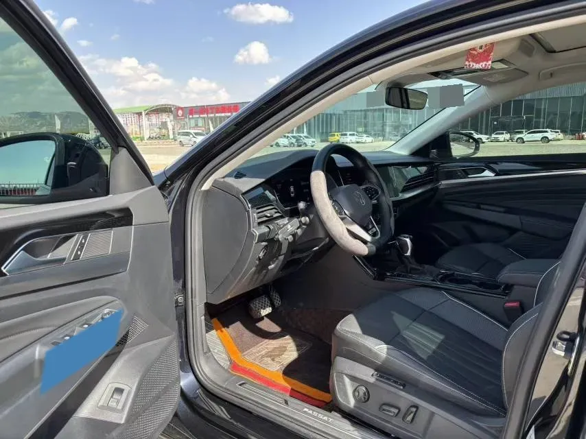 2023 Volkswagen Passat 2.0T 220HP L4 7DCT,autocango,china used car exporter,china ev exporter,chinese used car exporter,chinese used ev exporter