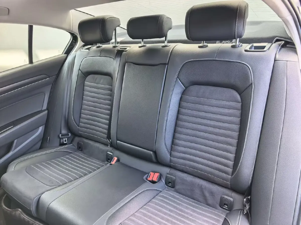 2020 Volkswagen Magotan 2.0T 186HP L4 7DCT,autocango,china used car exporter,china ev exporter,chinese used car exporter,chinese used ev exporter