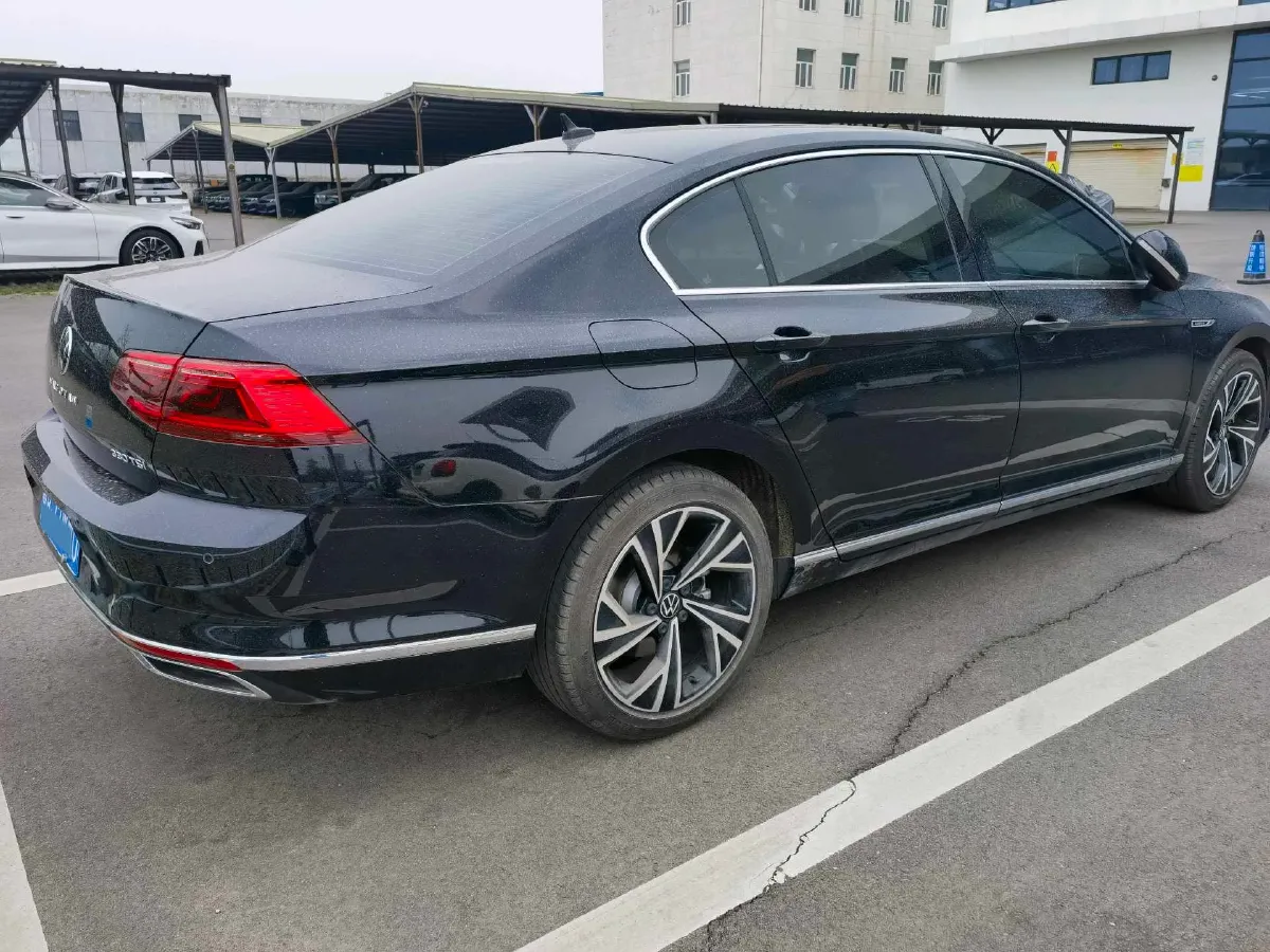 2020 Volkswagen Magotan 2.0T 186HP L4 7DCT,autocango,china used car exporter,china ev exporter,chinese used car exporter,chinese used ev exporter