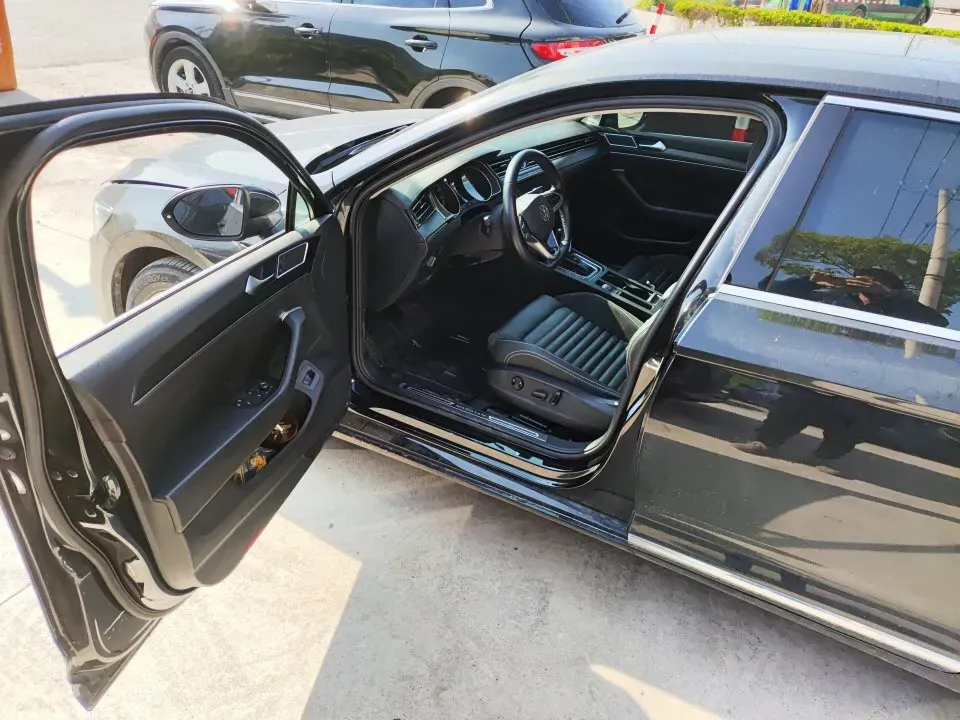 2020 Volkswagen Magotan 2.0T 186HP L4 7DCT,autocango,china used car exporter,china ev exporter,chinese used car exporter,chinese used ev exporter