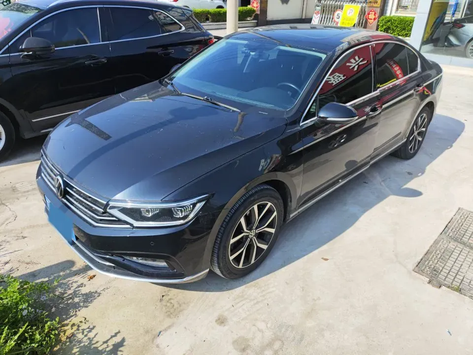 2020 Volkswagen Magotan 2.0T 186HP L4 7DCT,autocango,china used car exporter,china ev exporter,chinese used car exporter,chinese used ev exporter