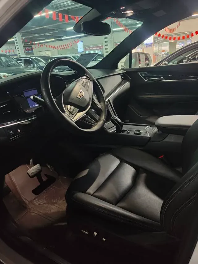 2022 Cadillac XT5 2.0T 237HP L4 9AT,autocango,china used car exporter,china ev exporter,chinese used car exporter,chinese used ev exporter