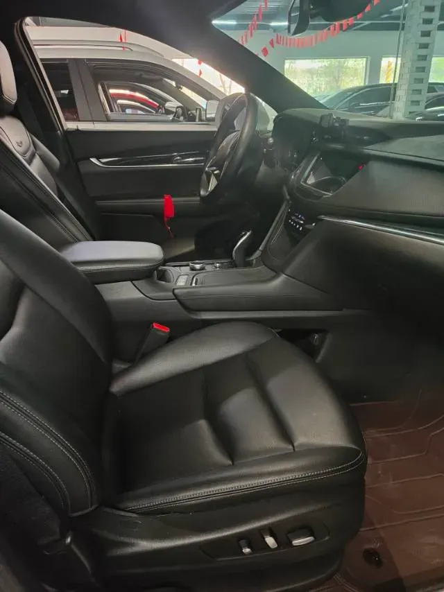 2022 Cadillac XT5 2.0T 237HP L4 9AT,autocango,china used car exporter,china ev exporter,chinese used car exporter,chinese used ev exporter