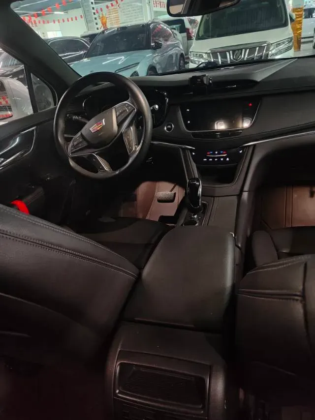 2022 Cadillac XT5 2.0T 237HP L4 9AT,autocango,china used car exporter,china ev exporter,chinese used car exporter,chinese used ev exporter