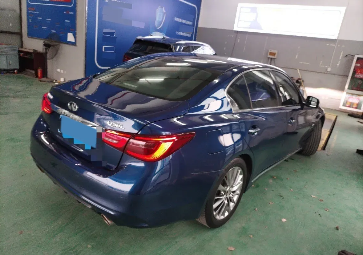 2018 Jeep Grand Commander 2.0T 265HP L4 9AT,autocango,china used car exporter,china ev exporter,chinese used car exporter,chinese used ev exporter