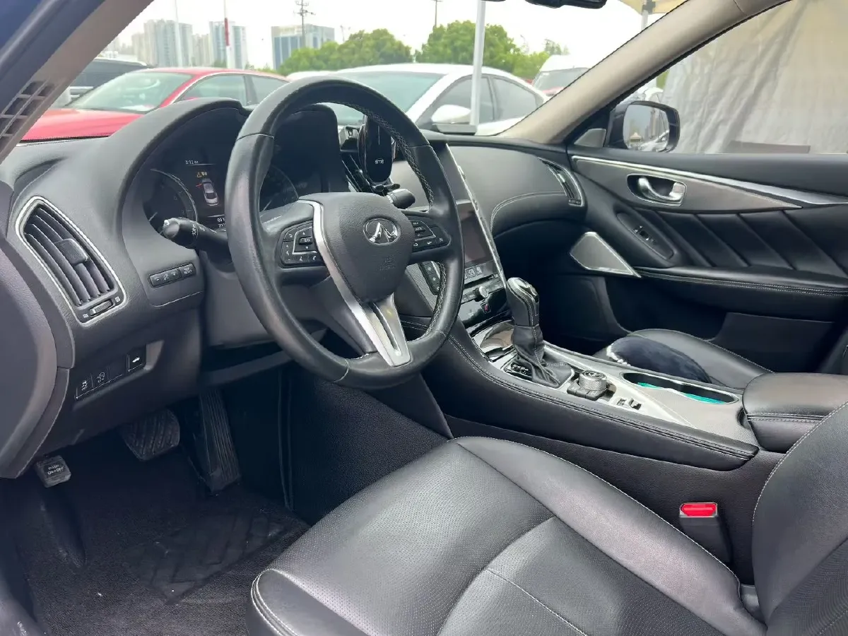 2018 Jeep Grand Commander 2.0T 265HP L4 9AT,autocango,china used car exporter,china ev exporter,chinese used car exporter,chinese used ev exporter