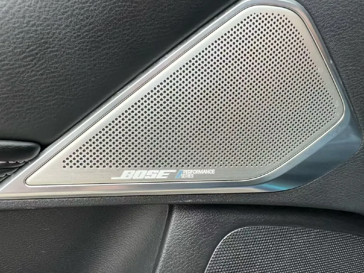 2018 Jeep Grand Commander 2.0T 265HP L4 9AT,autocango,china used car exporter,china ev exporter,chinese used car exporter,chinese used ev exporter