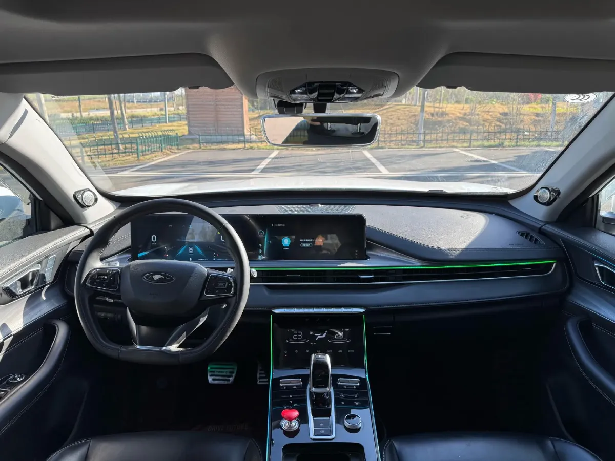 2021 Chery Tiggo 8 Plus 1.6T 197HP L4 7DCT,autocango,china used car exporter,china ev exporter,chinese used car exporter,chinese used ev exporter