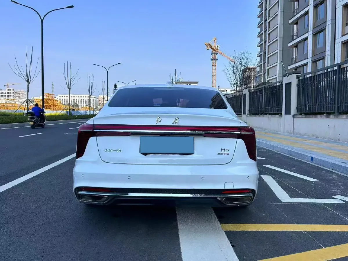 2023 HongQi H5 1.5T 169HP L4 7DCT,autocango,china used car exporter,china ev exporter,chinese used car exporter,chinese used ev exporter