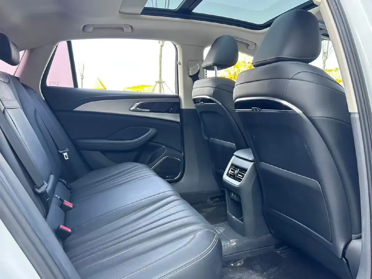 2023 HongQi H5 1.5T 169HP L4 7DCT,autocango,china used car exporter,china ev exporter,chinese used car exporter,chinese used ev exporter