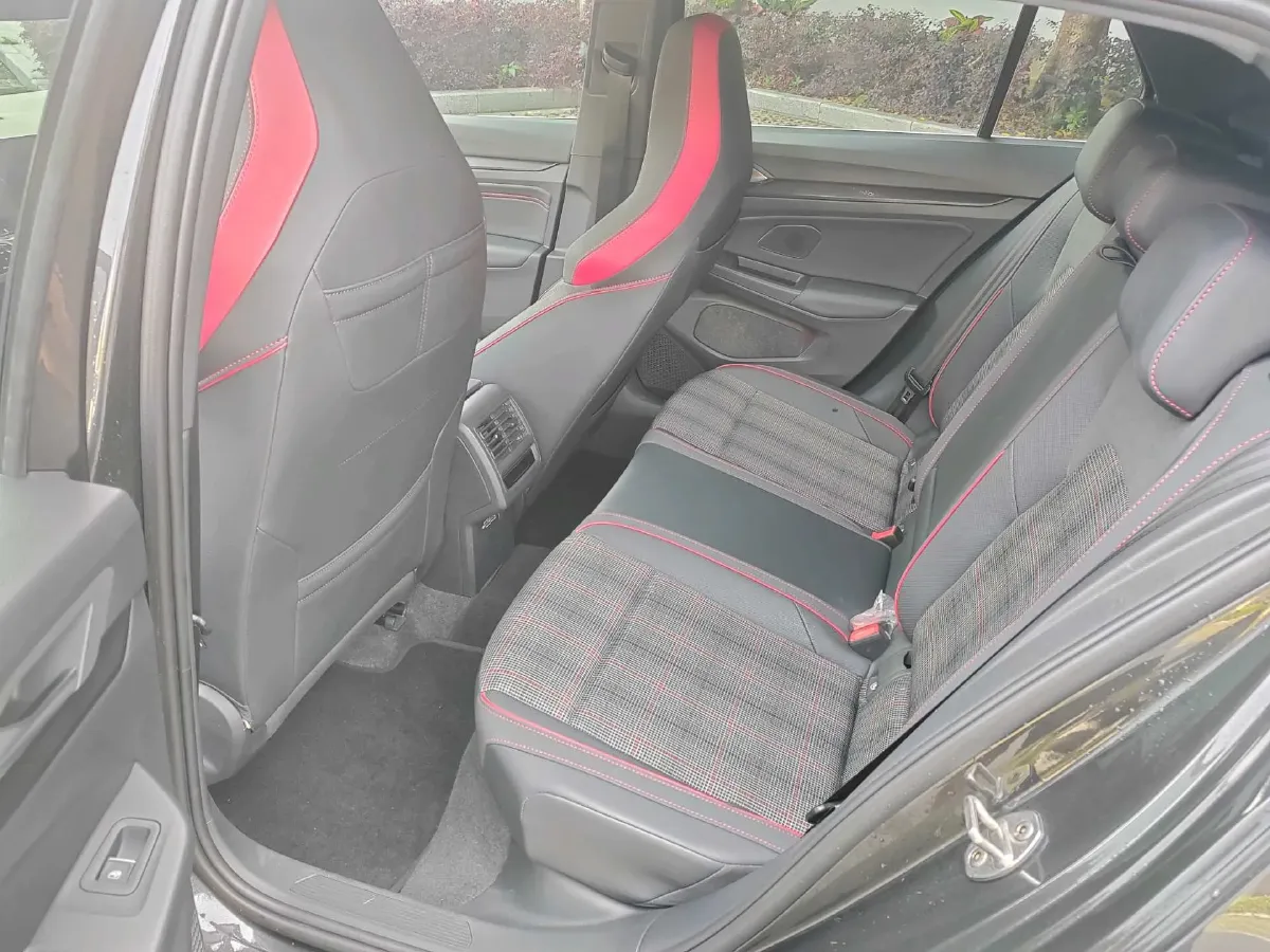 2023 Volkswagen GolfGTI 2.0T 220HP L4 7DCT,autocango,china used car exporter,china ev exporter,chinese used car exporter,chinese used ev exporter