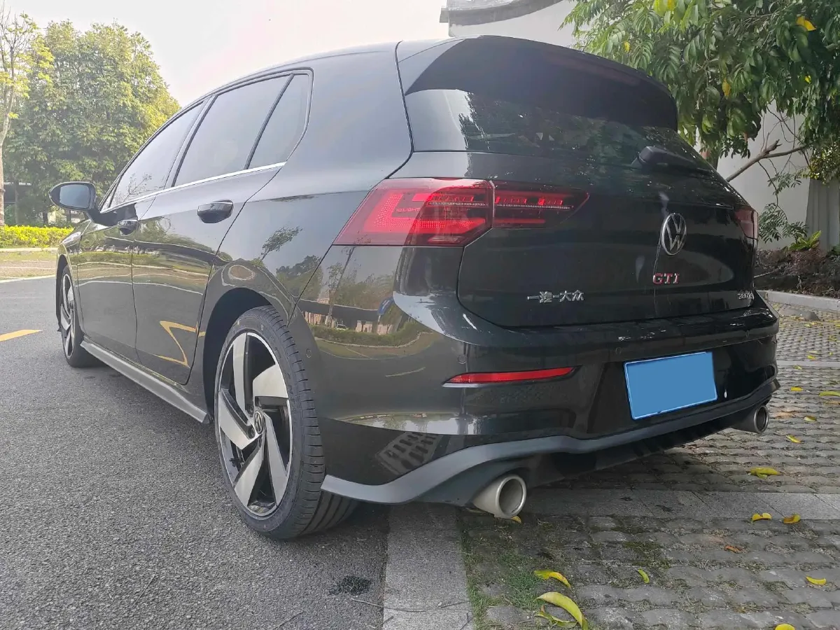 2023 Volkswagen GolfGTI 2.0T 220HP L4 7DCT,autocango,china used car exporter,china ev exporter,chinese used car exporter,chinese used ev exporter