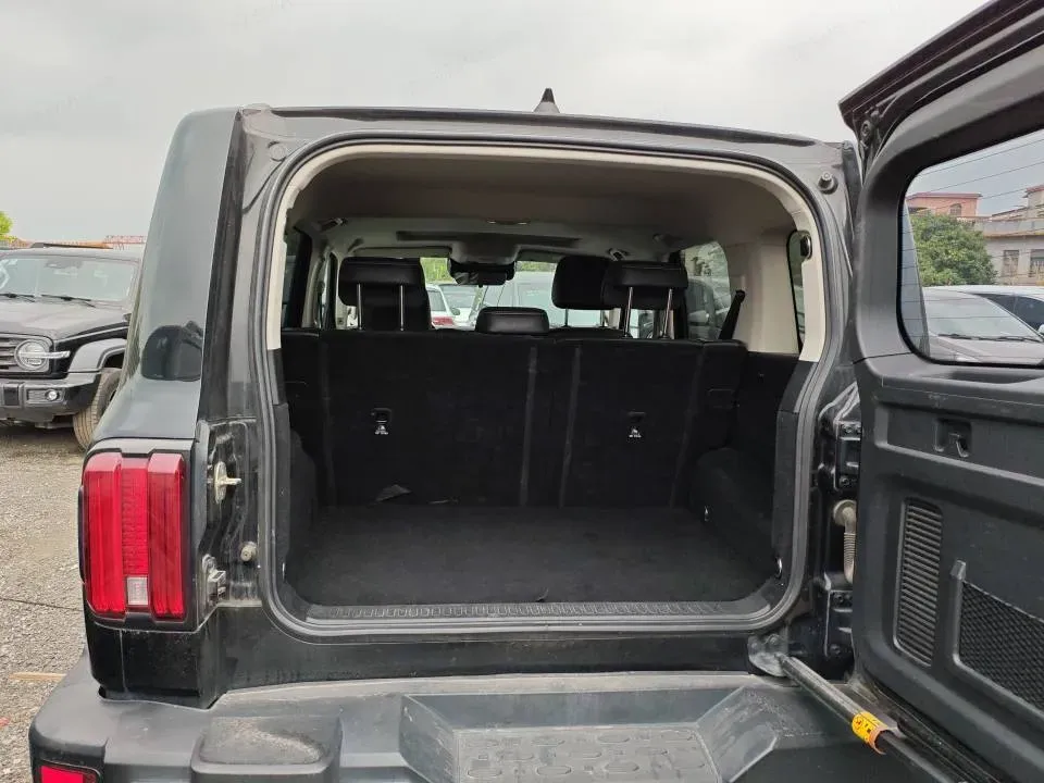 2023 Tank 300 2.0T 227HP L4 8AT,autocango,china used car exporter,china ev exporter,chinese used car exporter,chinese used ev exporter