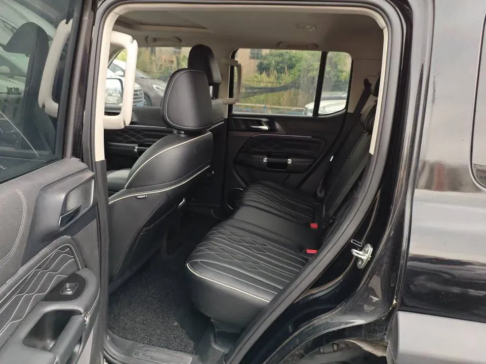 2023 Tank 300 2.0T 227HP L4 8AT,autocango,china used car exporter,china ev exporter,chinese used car exporter,chinese used ev exporter