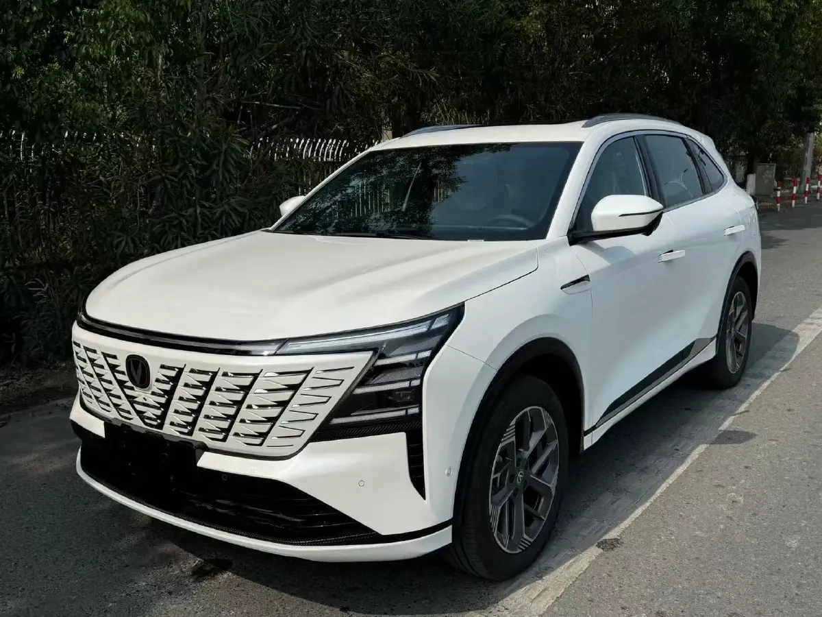 2025 ChangAn CS75 Plus 1.5T 192HP L4 8AT,autocango,china used car exporter,china ev exporter,chinese used car exporter,chinese used ev exporter