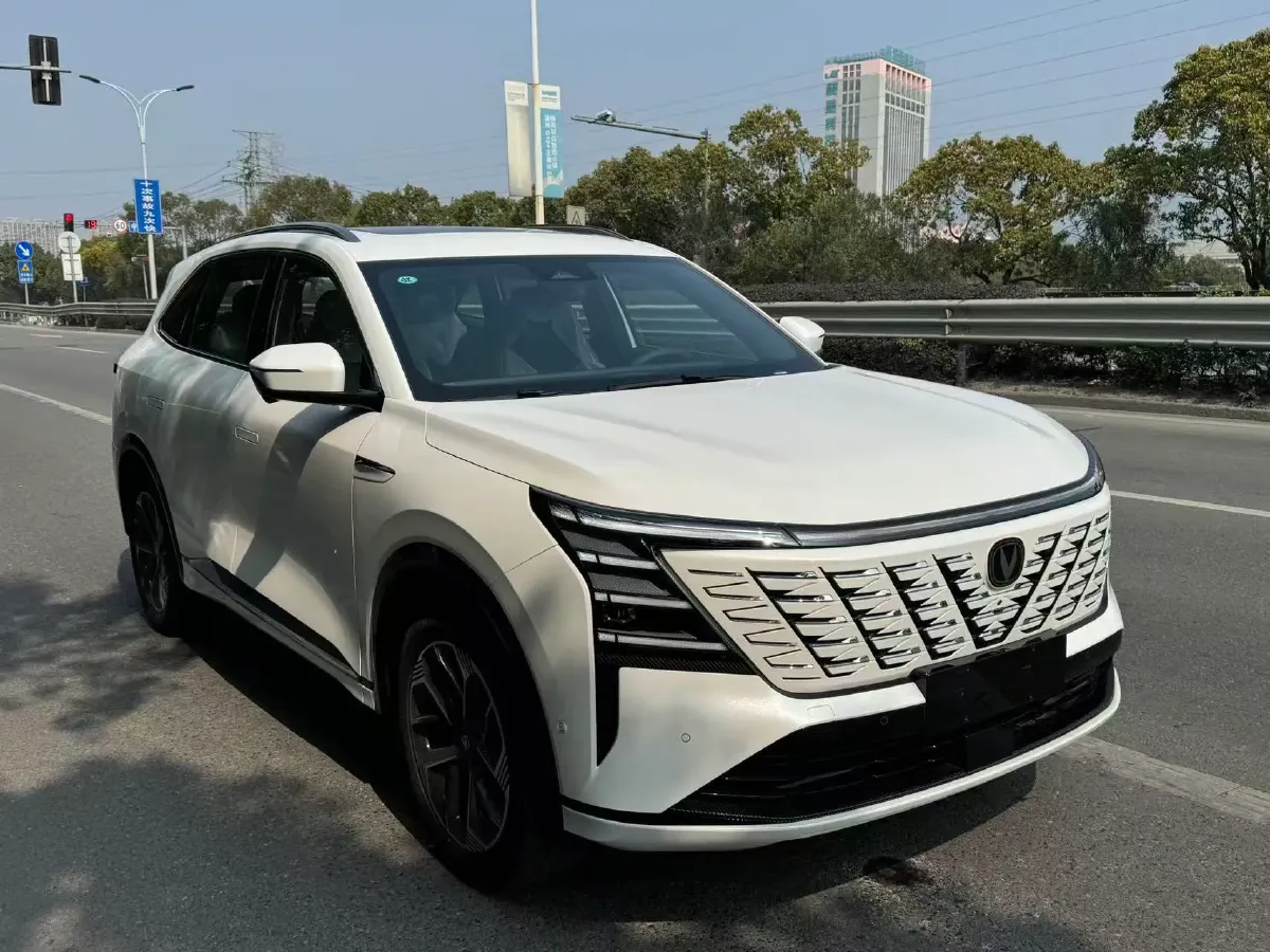 2025 ChangAn CS75 Plus 1.5T 192HP L4 8AT,autocango,china used car exporter,china ev exporter,chinese used car exporter,chinese used ev exporter