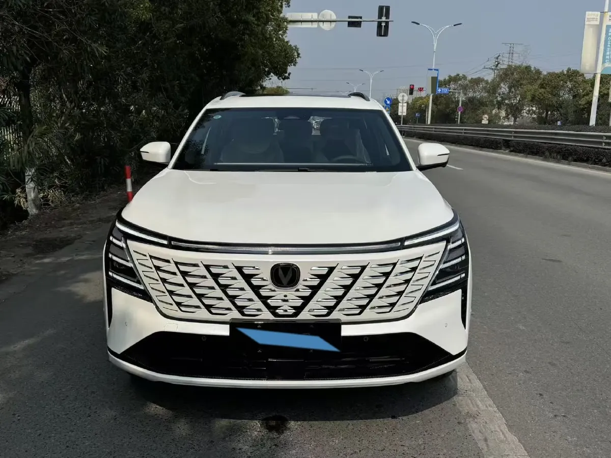 2025 ChangAn CS75 Plus 1.5T 192HP L4 8AT,autocango,china used car exporter,china ev exporter,chinese used car exporter,chinese used ev exporter