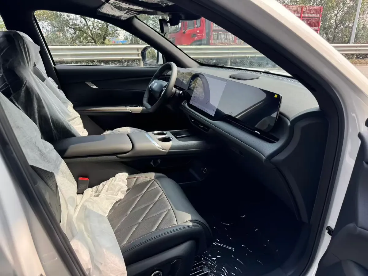 2025 ChangAn CS75 Plus 1.5T 192HP L4 8AT,autocango,china used car exporter,china ev exporter,chinese used car exporter,chinese used ev exporter