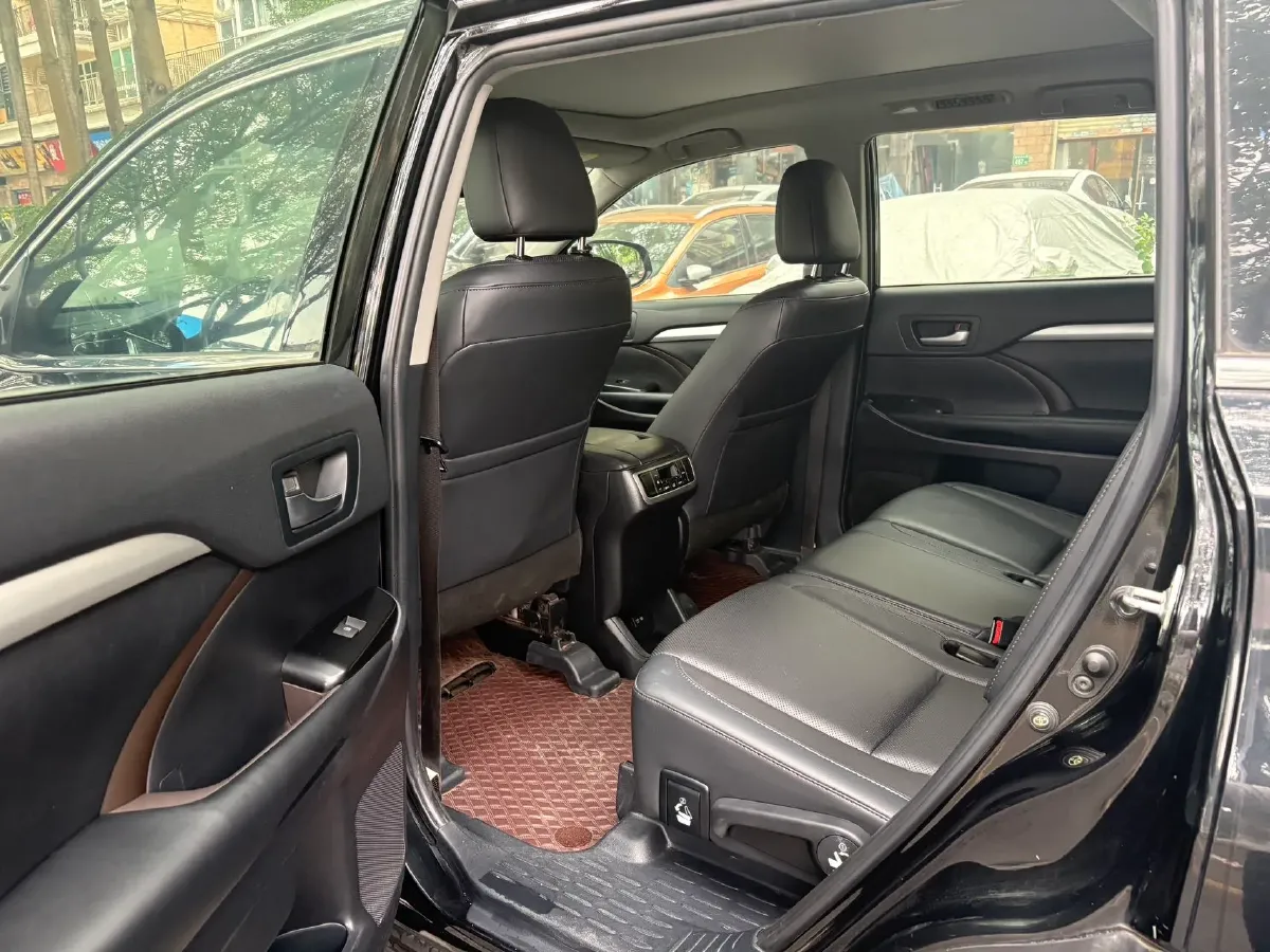 2021 Toyota Highlander 2.0T 220HP L4 6AT,autocango,china used car exporter,china ev exporter,chinese used car exporter,chinese used ev exporter