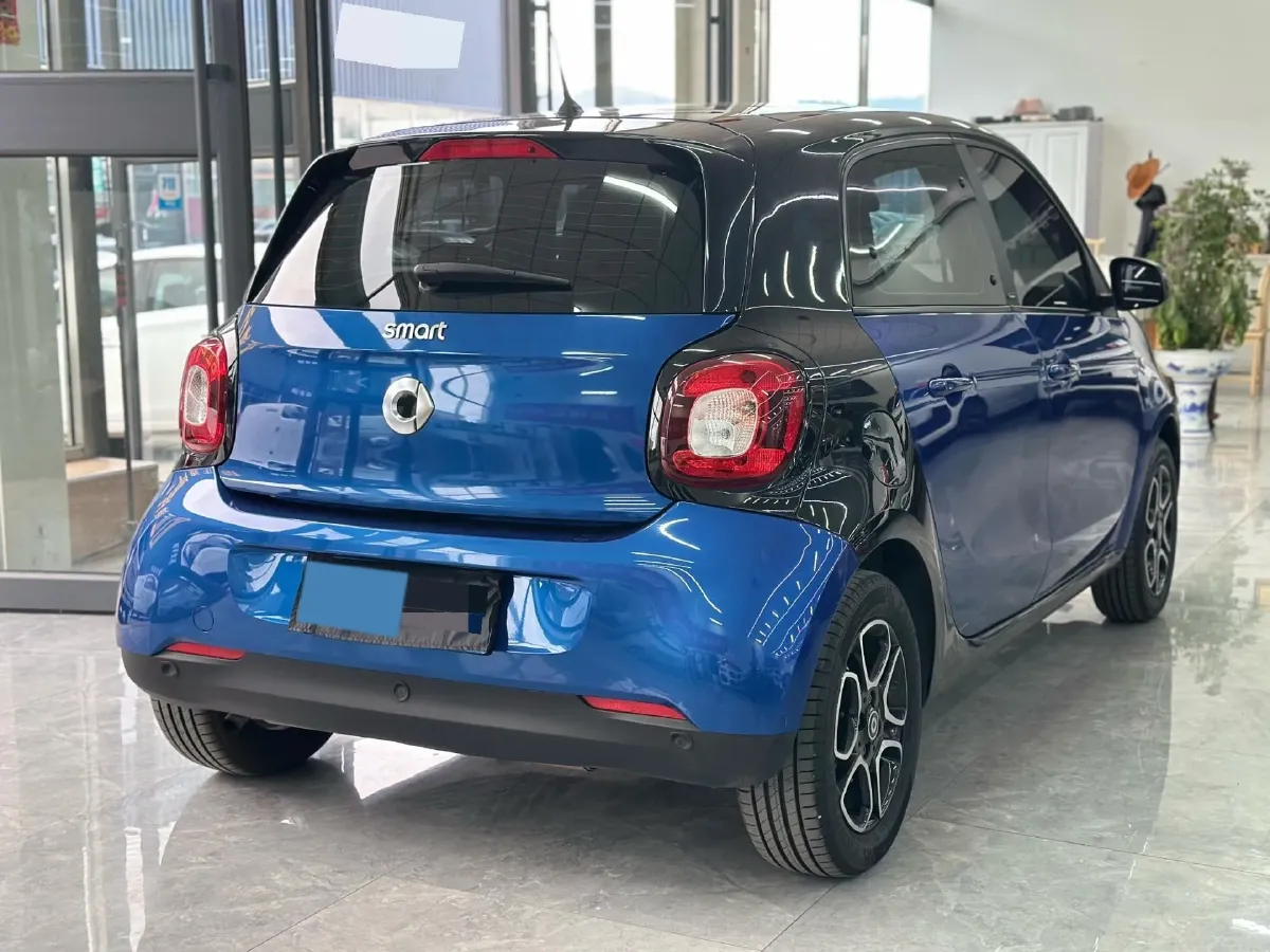 2016 Smart smart forfour 0.9T 90HP L3 6DCT,autocango,china used car exporter,china ev exporter,chinese used car exporter,chinese used ev exporter