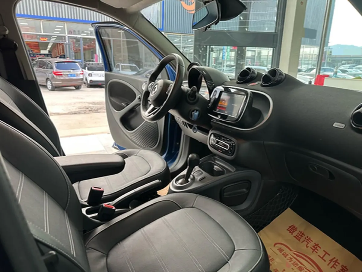 2016 Smart smart forfour 0.9T 90HP L3 6DCT,autocango,china used car exporter,china ev exporter,chinese used car exporter,chinese used ev exporter