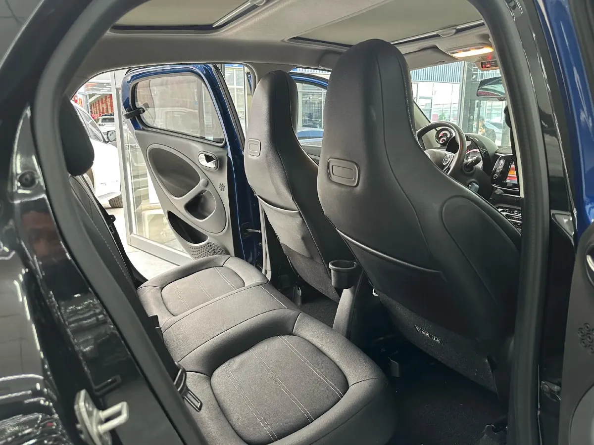 2016 Smart smart forfour 0.9T 90HP L3 6DCT,autocango,china used car exporter,china ev exporter,chinese used car exporter,chinese used ev exporter