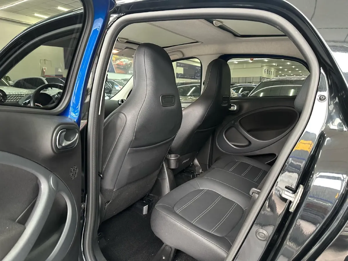 2016 Smart smart forfour 0.9T 90HP L3 6DCT,autocango,china used car exporter,china ev exporter,chinese used car exporter,chinese used ev exporter