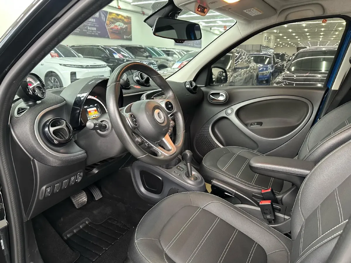 2016 Smart smart forfour 0.9T 90HP L3 6DCT,autocango,china used car exporter,china ev exporter,chinese used car exporter,chinese used ev exporter