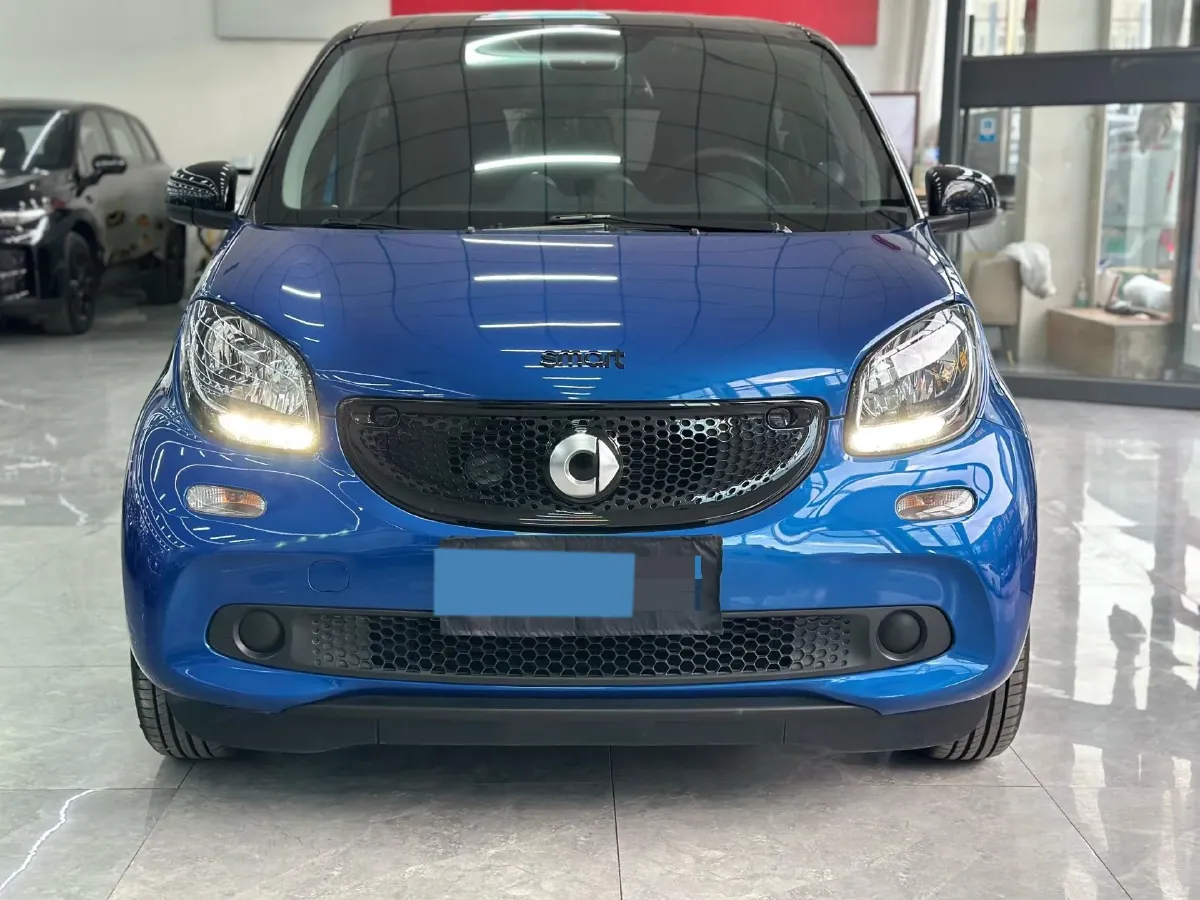 2016 Smart smart forfour 0.9T 90HP L3 6DCT,autocango,china used car exporter,china ev exporter,chinese used car exporter,chinese used ev exporter