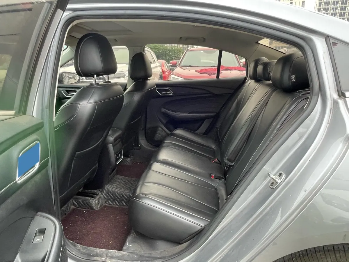 2019 Roewe i5 1.5T 169HP L4 7DCT,autocango,china used car exporter,china ev exporter,chinese used car exporter,chinese used ev exporter