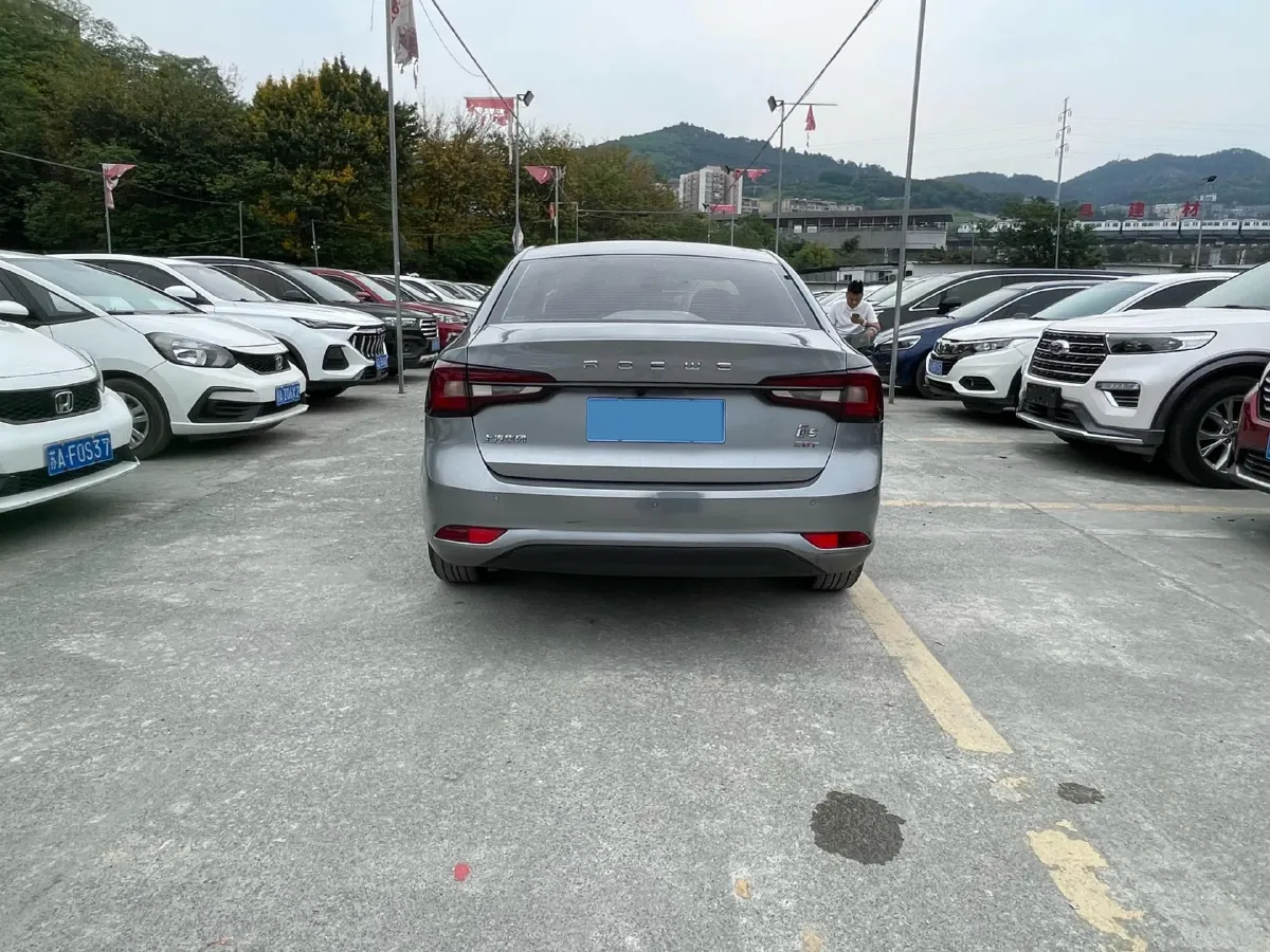 2019 Roewe i5 1.5T 169HP L4 7DCT,autocango,china used car exporter,china ev exporter,chinese used car exporter,chinese used ev exporter