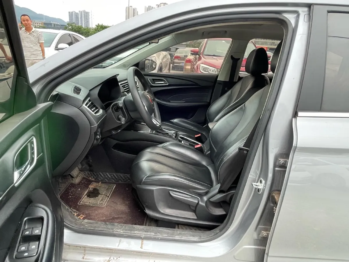 2019 Roewe i5 1.5T 169HP L4 7DCT,autocango,china used car exporter,china ev exporter,chinese used car exporter,chinese used ev exporter