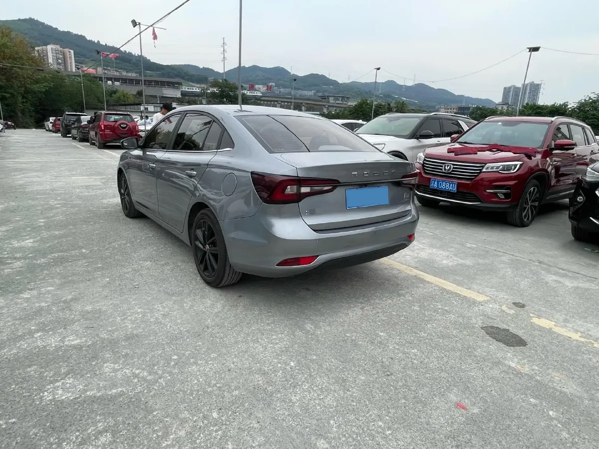 2019 Roewe i5 1.5T 169HP L4 7DCT,autocango,china used car exporter,china ev exporter,chinese used car exporter,chinese used ev exporter