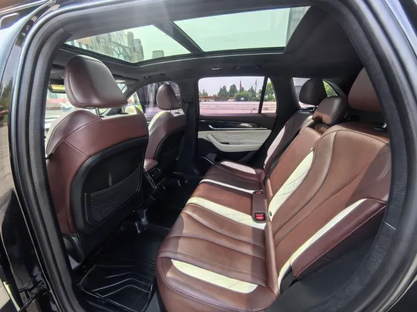 2021 Geely Monjaro 2.0T 218HP L4 7DCT,autocango,china used car exporter,china ev exporter,chinese used car exporter,chinese used ev exporter