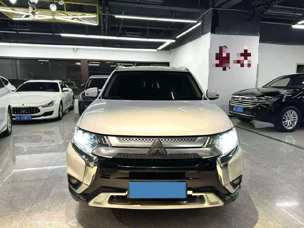 2019 Mitsubishi Outlander 2.4L 192HP L4 CVT,autocango,china used car exporter,china ev exporter,chinese used car exporter,chinese used ev exporter