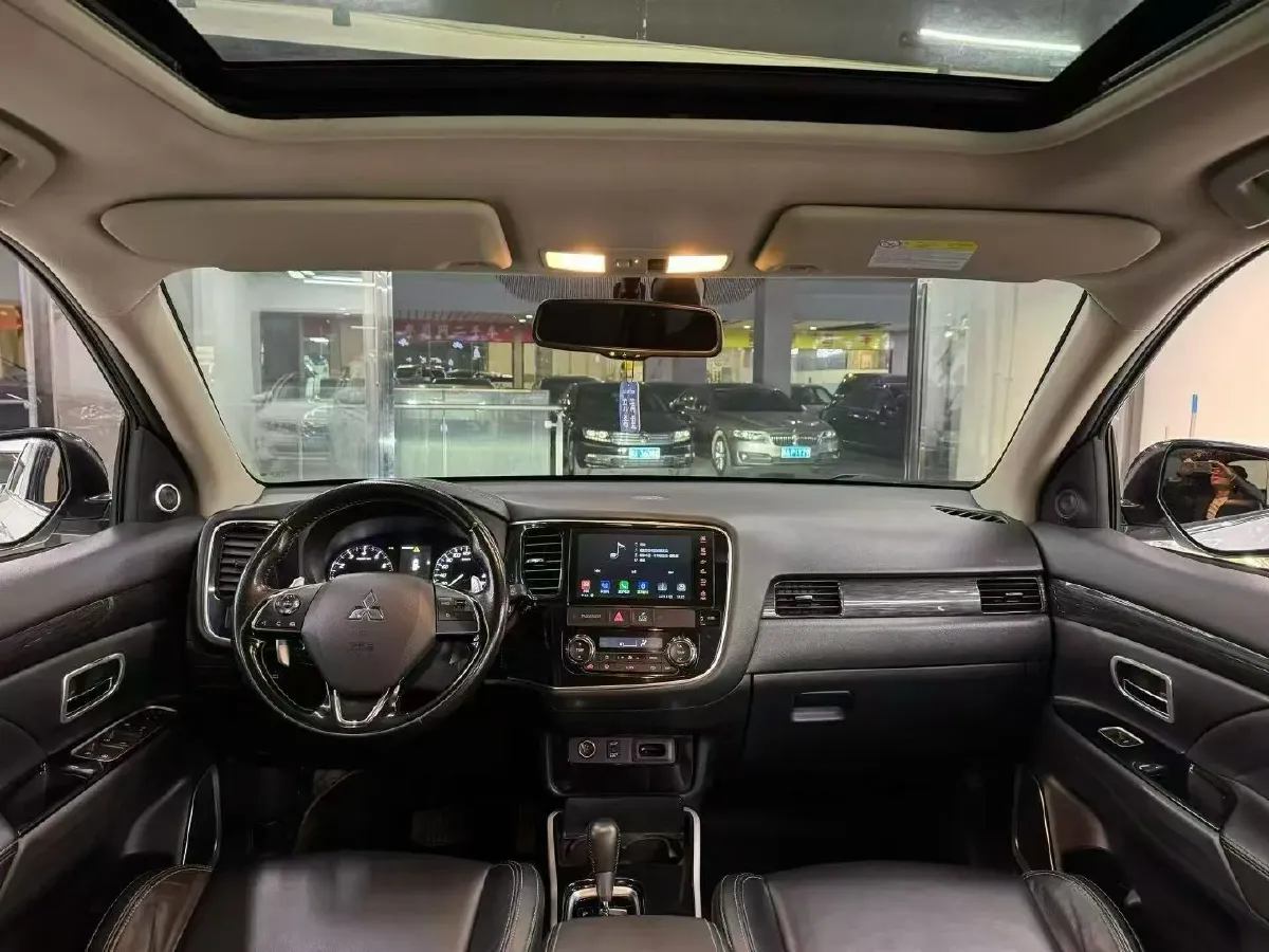 2019 Mitsubishi Outlander 2.4L 192HP L4 CVT,autocango,china used car exporter,china ev exporter,chinese used car exporter,chinese used ev exporter