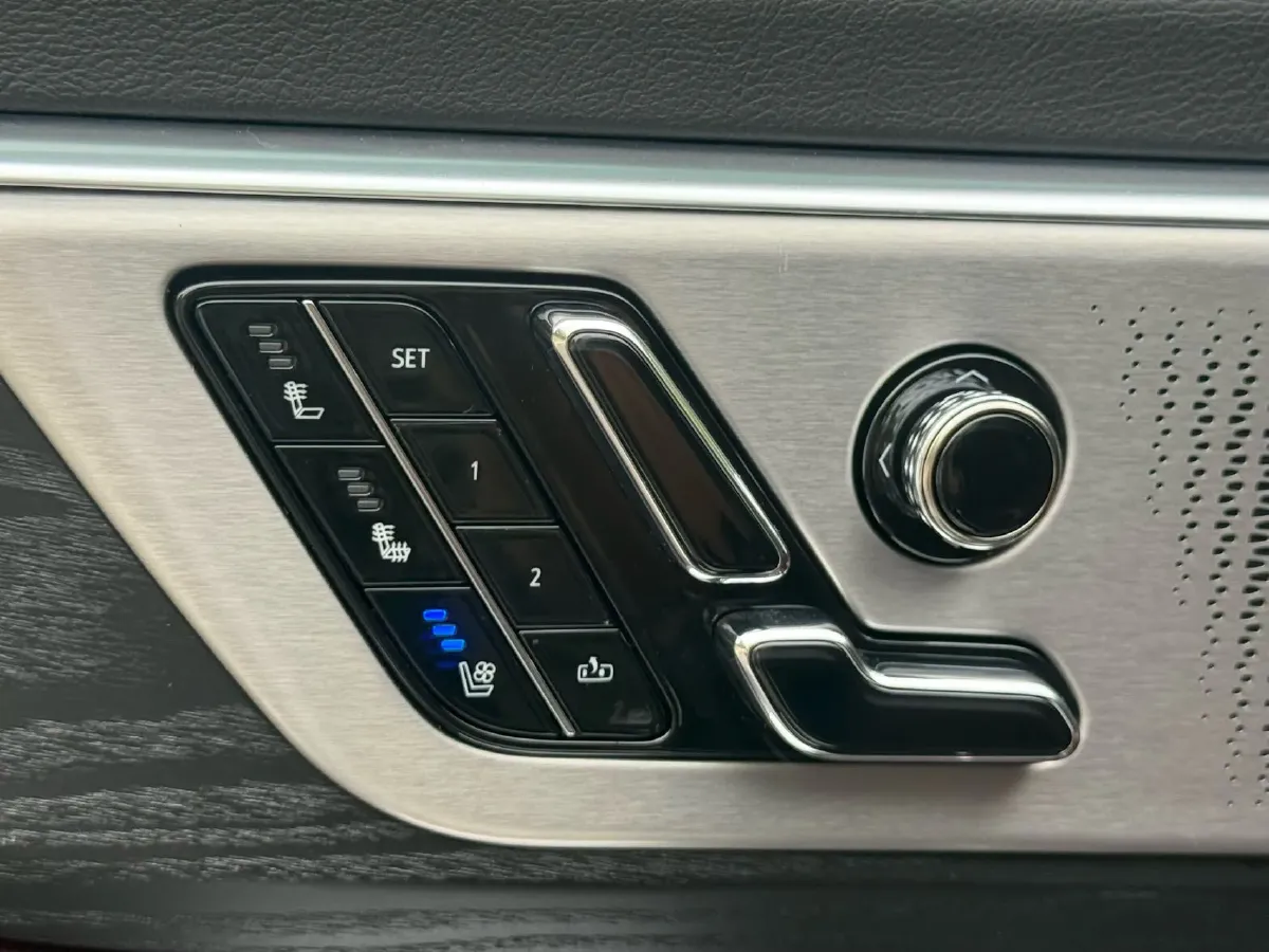 2023 Cadillac CT6 2.0T 237HP L4 10AT,autocango,china used car exporter,china ev exporter,chinese used car exporter,chinese used ev exporter