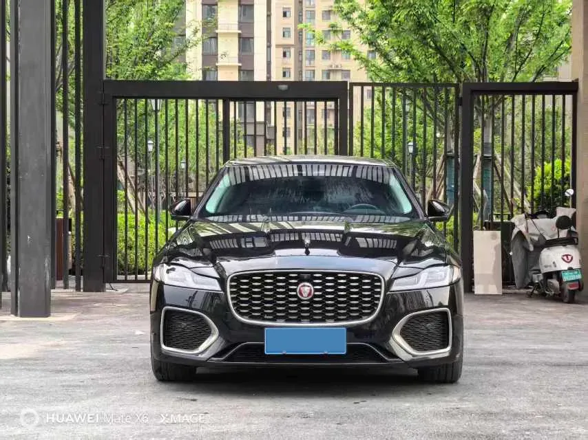 2022 Jaguar XFL 2.0T 200HP L4 8AT,autocango,china used car exporter,china ev exporter,chinese used car exporter,chinese used ev exporter