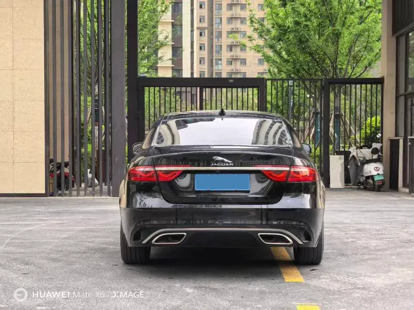 2022 Jaguar XFL 2.0T 200HP L4 8AT,autocango,china used car exporter,china ev exporter,chinese used car exporter,chinese used ev exporter