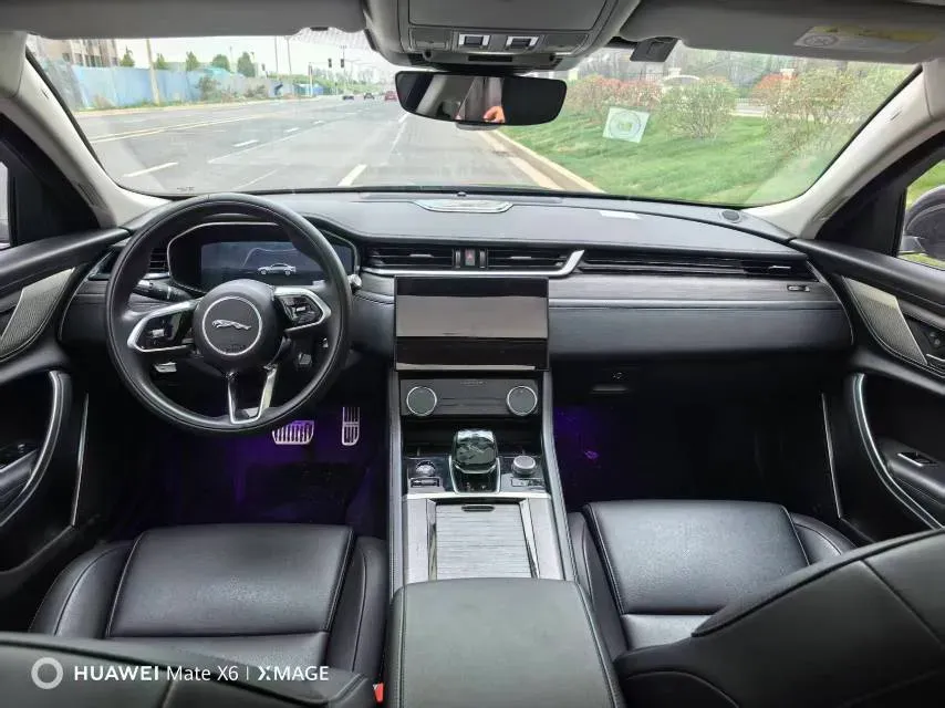 2022 Jaguar XFL 2.0T 200HP L4 8AT,autocango,china used car exporter,china ev exporter,chinese used car exporter,chinese used ev exporter
