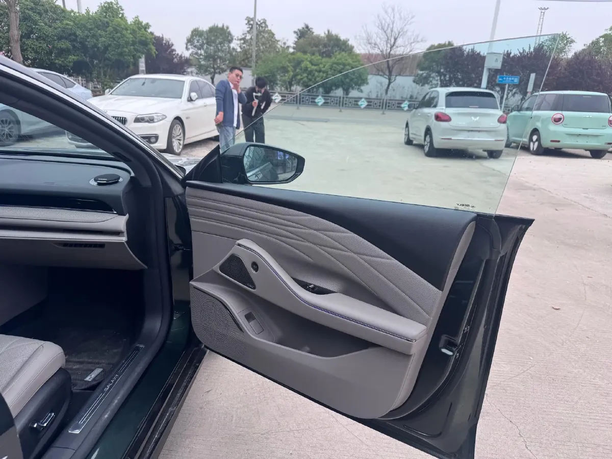 2025 Geely Galaxy Starshine 8 1.5T 163HP L4 3DHT PHEV 27.69KWH,autocango,china used car exporter,china ev exporter,chinese used car exporter,chinese used ev exporter