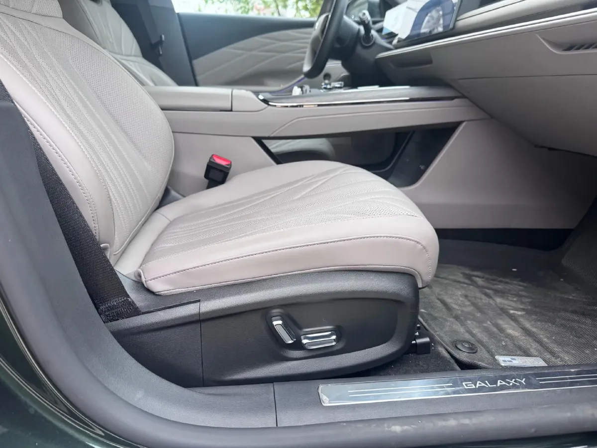 2025 Geely Galaxy Starshine 8 1.5T 163HP L4 3DHT PHEV 27.69KWH,autocango,china used car exporter,china ev exporter,chinese used car exporter,chinese used ev exporter