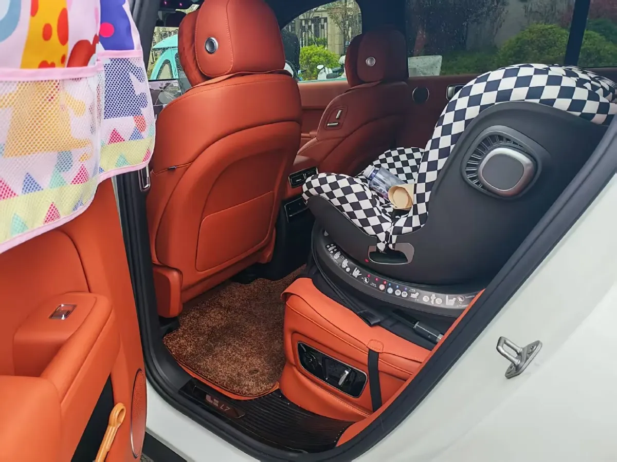 2023 Li L7 Range Extended 154HP REEV 40.9KWH,autocango,china used car exporter,china ev exporter,chinese used car exporter,chinese used ev exporter