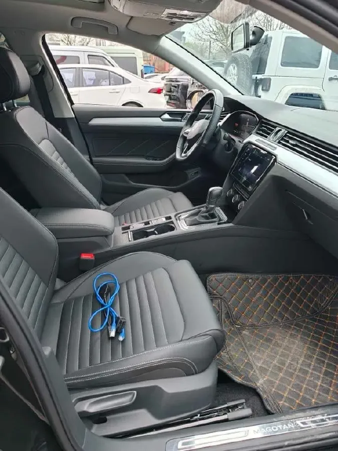 2025 Volkswagen Magotan 1.4T 150HP L4 7DCT,autocango,china used car exporter,china ev exporter,chinese used car exporter,chinese used ev exporter