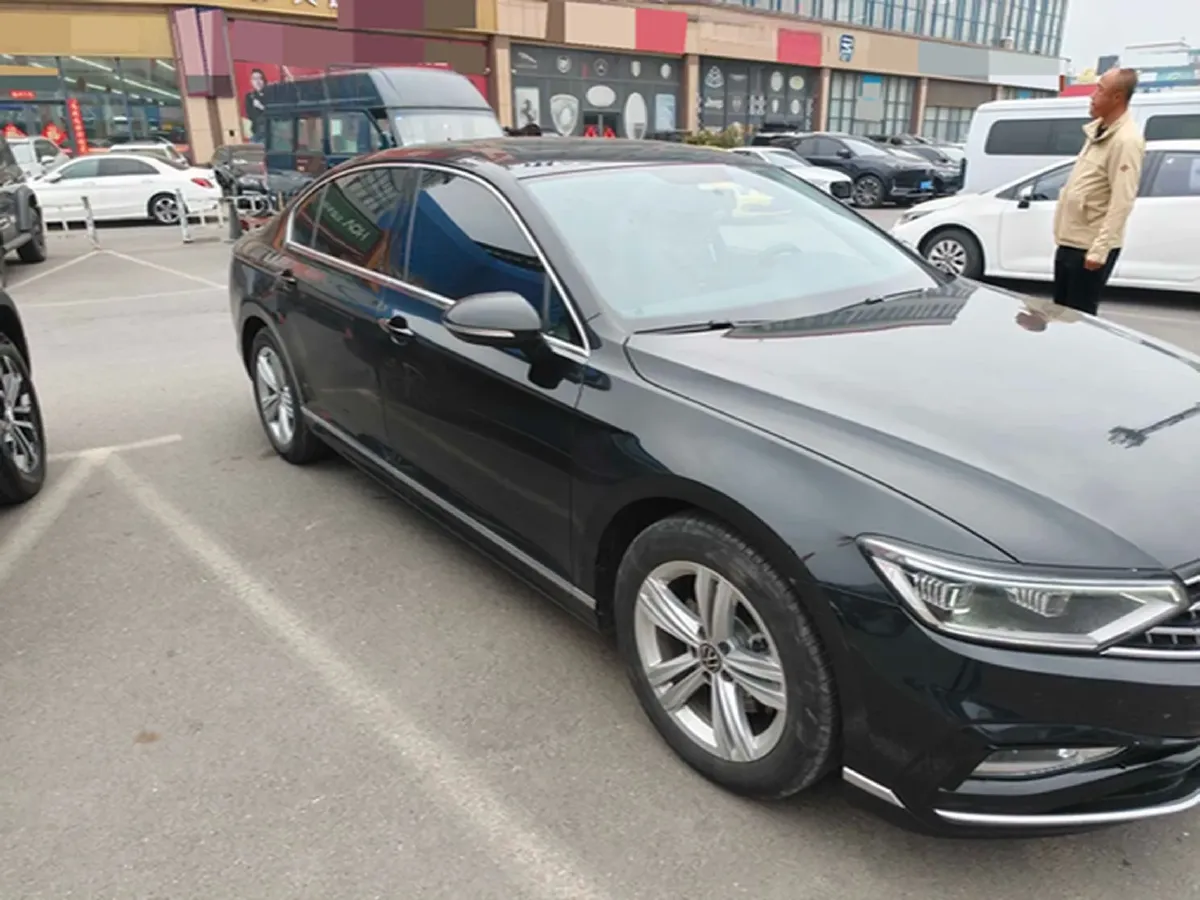 2025 Volkswagen Magotan 1.4T 150HP L4 7DCT,autocango,china used car exporter,china ev exporter,chinese used car exporter,chinese used ev exporter