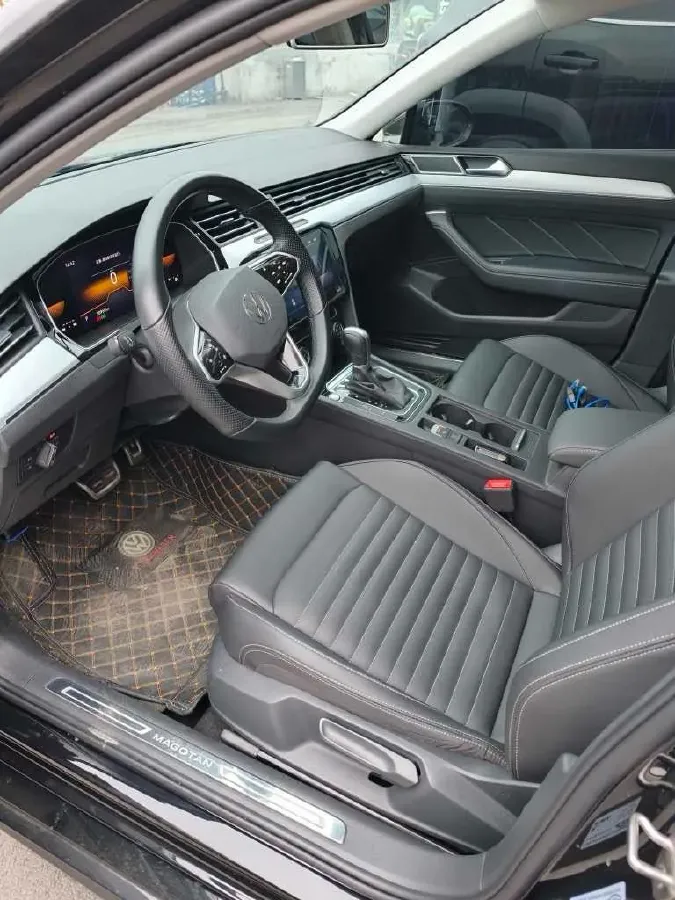 2025 Volkswagen Magotan 1.4T 150HP L4 7DCT,autocango,china used car exporter,china ev exporter,chinese used car exporter,chinese used ev exporter