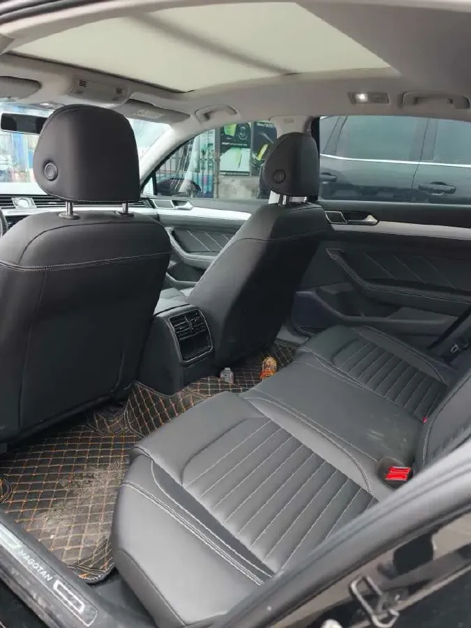 2025 Volkswagen Magotan 1.4T 150HP L4 7DCT,autocango,china used car exporter,china ev exporter,chinese used car exporter,chinese used ev exporter